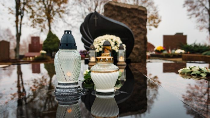 plaques-funeraires-sur-mesure-lartisanat-francais-pour-honorer-vos-proches Plaques funéraires sur mesure : l’artisanat français pour honorer vos proches