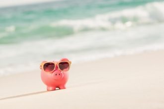 Vacances petits budgets : les 4 meilleures adresses pour réserver malin en 2026